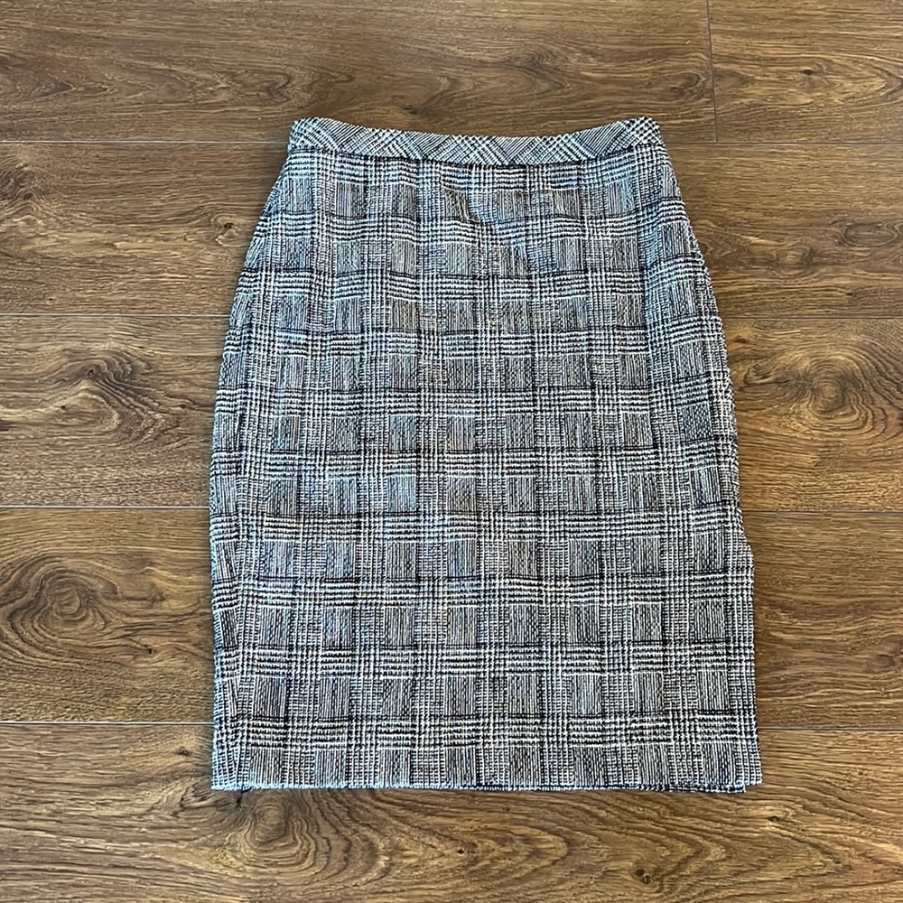 Banana Republic Black & White Tweed Pencil Skirt